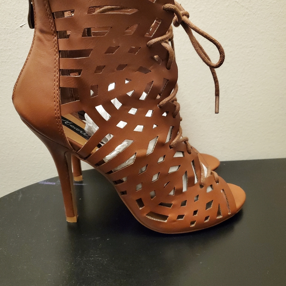 Peep Toe Pumps